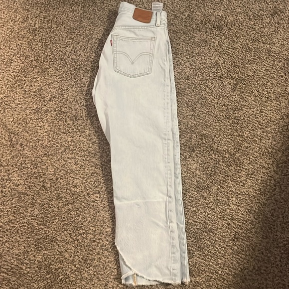 Levi’s 501 Capri Cut Offs - Picture 2 of 6